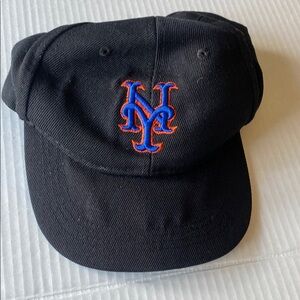 New York Mets Black Cap. It’s only $7 BUCKS!!